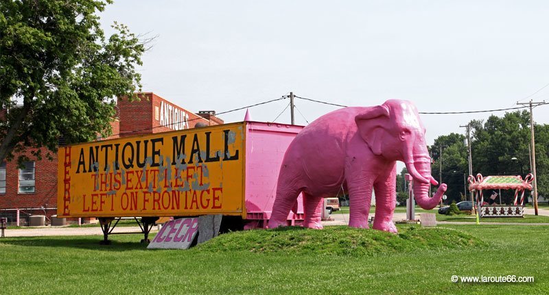 Pink Elephant Antiques, Livingston Illinois