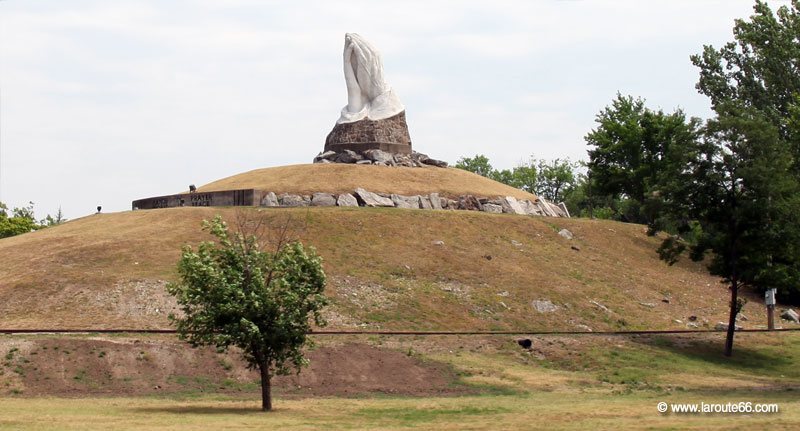 Praying Hands, Webb City MO